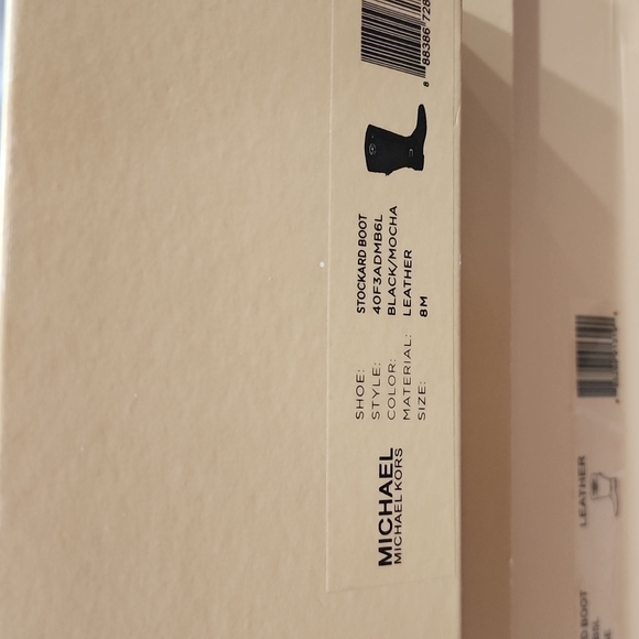 Michael Kors. Stockard boots. Size 8 - Picture 4 of 4